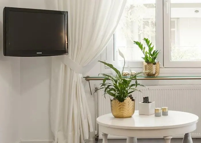 Market- Upper Aristotelous Sq Luxury Saloniki