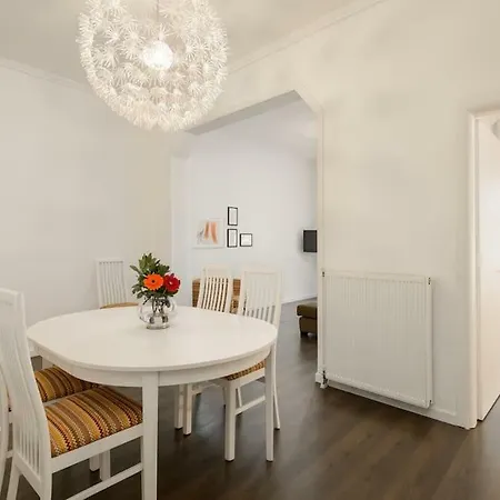 Market- Upper Aristotelous Sq Luxury * Selanik