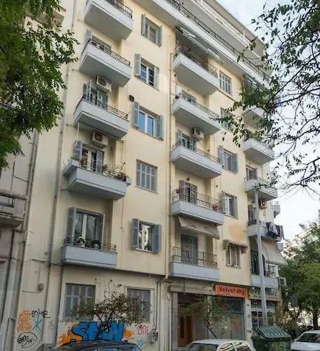 Market- Upper Aristotelous Sq Luxury